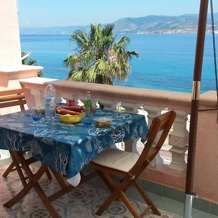 Appartamento Blue Eden Strait Messina Esterno foto