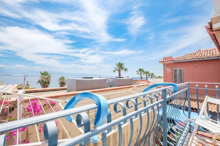 Appartamento Blue Eden Strait Messina Esterno foto