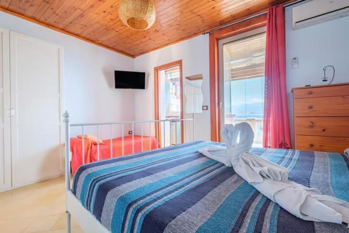 Appartamento Blue Eden Strait Messina Esterno foto