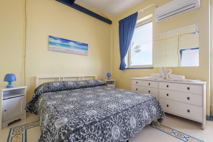 Appartamento Blue Eden Strait Messina Esterno foto