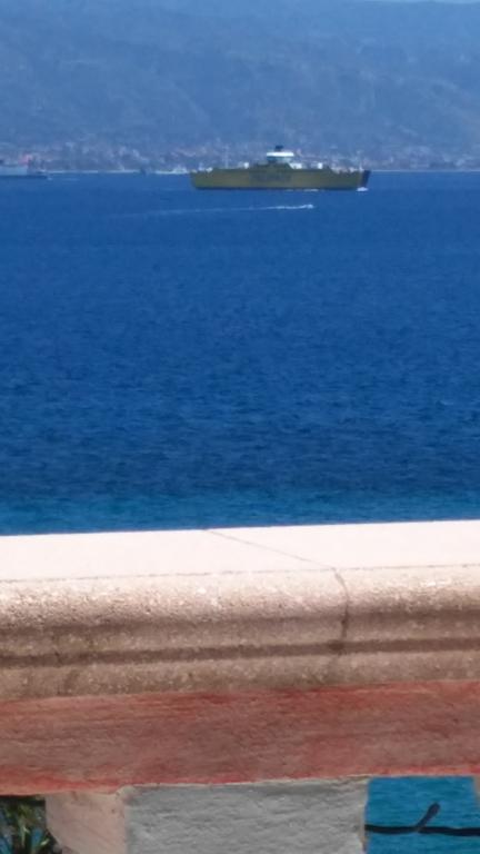 Appartamento Blue Eden Strait Messina Esterno foto