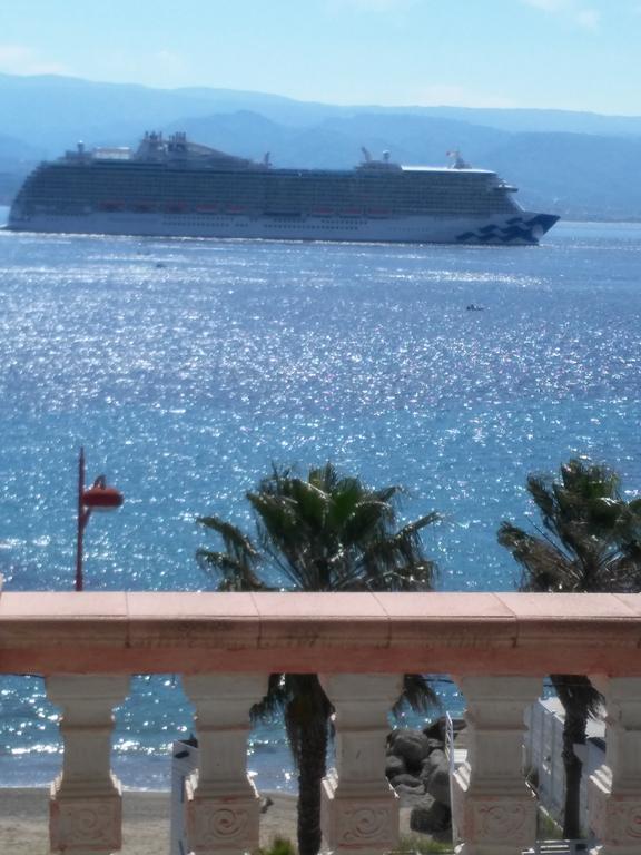 Appartamento Blue Eden Strait Messina Esterno foto